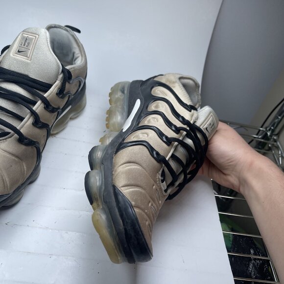 Nike Air VaporMax Plus Beige Mens Sz 10 Athletic Shoes Sneakers DX3720-200 READ* - Picture 7 of 16